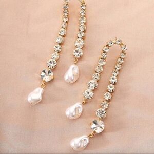 Faux Pearl Rhinestone Fringe Statement Earrings NWOT